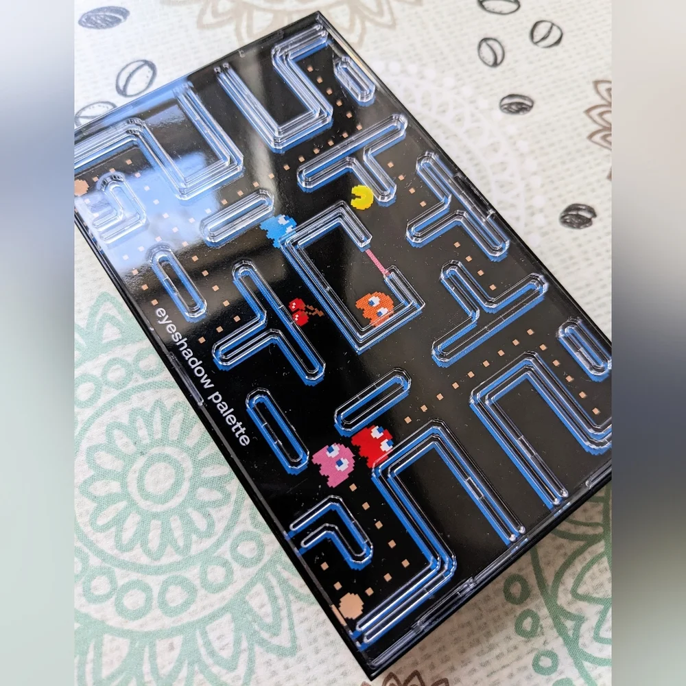 Essence x Pac-Man Limited Edition Eyeshadow Palette - 01 You'll Eat It Up